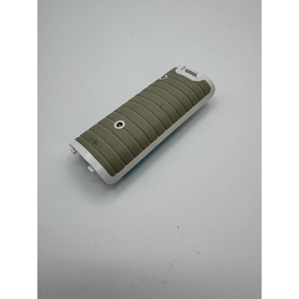 NYKO Nintendo Wii Remote Battery Grip Cover Door Lid Cover W/ Battery